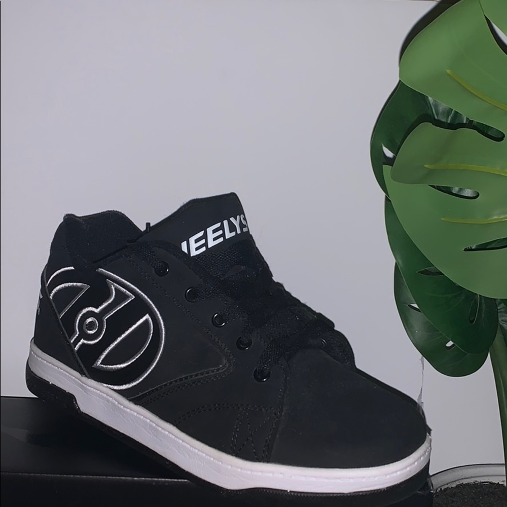 HEELYS!!